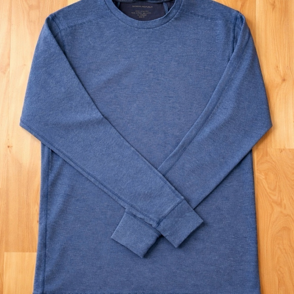 Banana Republic Heather Blue Crew Neck Shirt - Picture 2 of 3